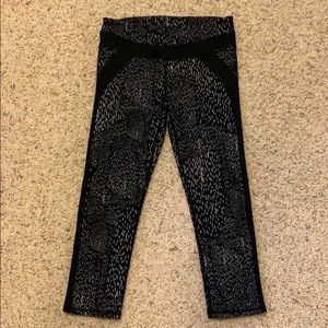 Fabletics XS black/white 3/4 legging